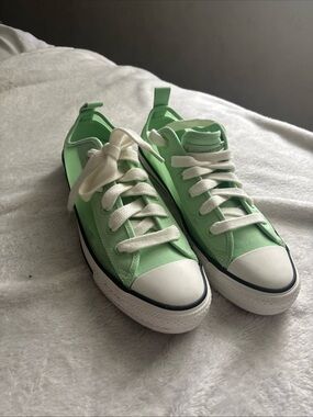 Converse Chuck Taylor Women Low Top Sneakers in Mint Green and White Size 9.5